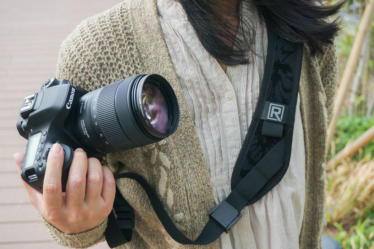 Canon EOS 80Dとカメラストラップ～ブラックラピッド BLACKRAPID KICK Floral | 家電女子.net